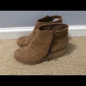 Toms Classic Avery Boots Tan